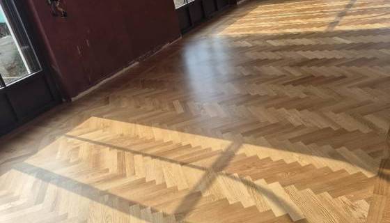 Posa parquet a spina a Brescia